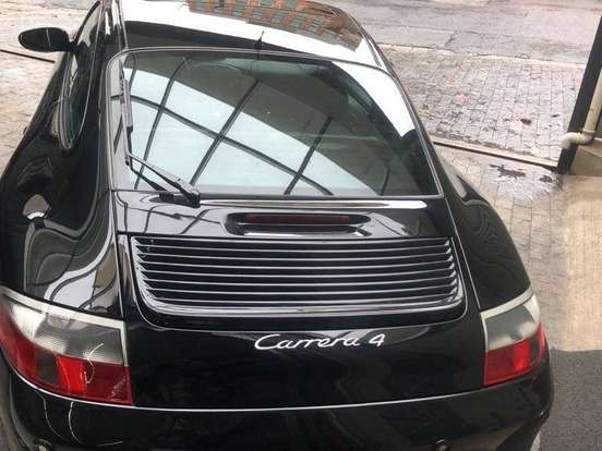911 Carrera 4