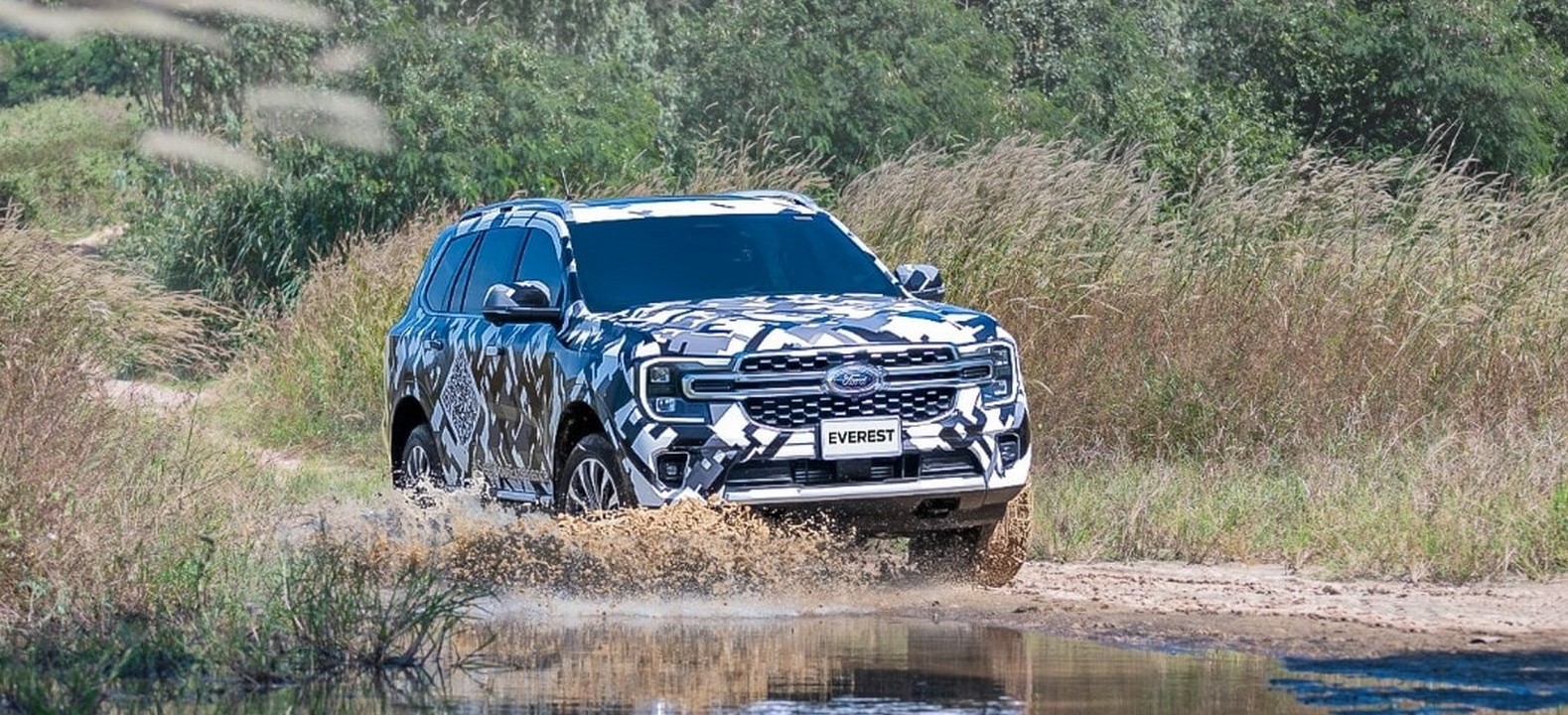 Ford Everest Teaser 1 (1)