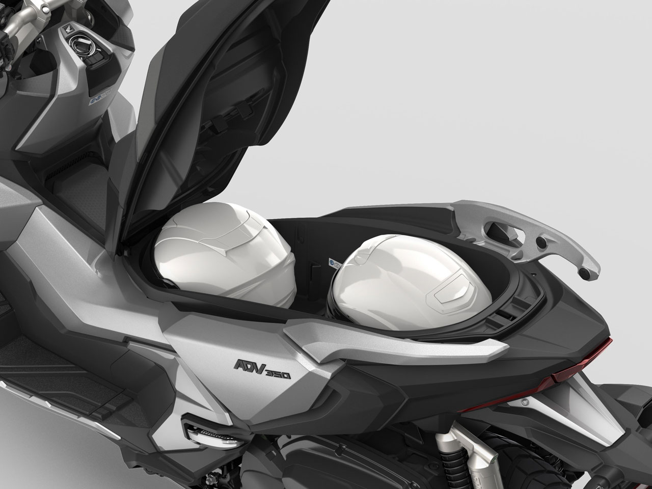 Honda Adv 350 5