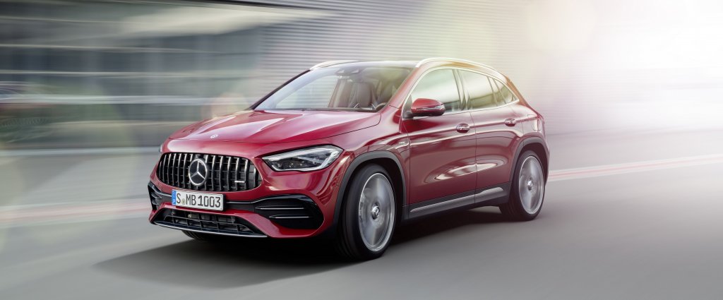 Verkaufsstart Für Die Neuen Mercedes Amg Gla Modelle: Kompakte Performance Suv Jetzt Bestellbar Sales Release For The New Mercedes Amg Gla Models: Compact Performance Suv Now Available To Order