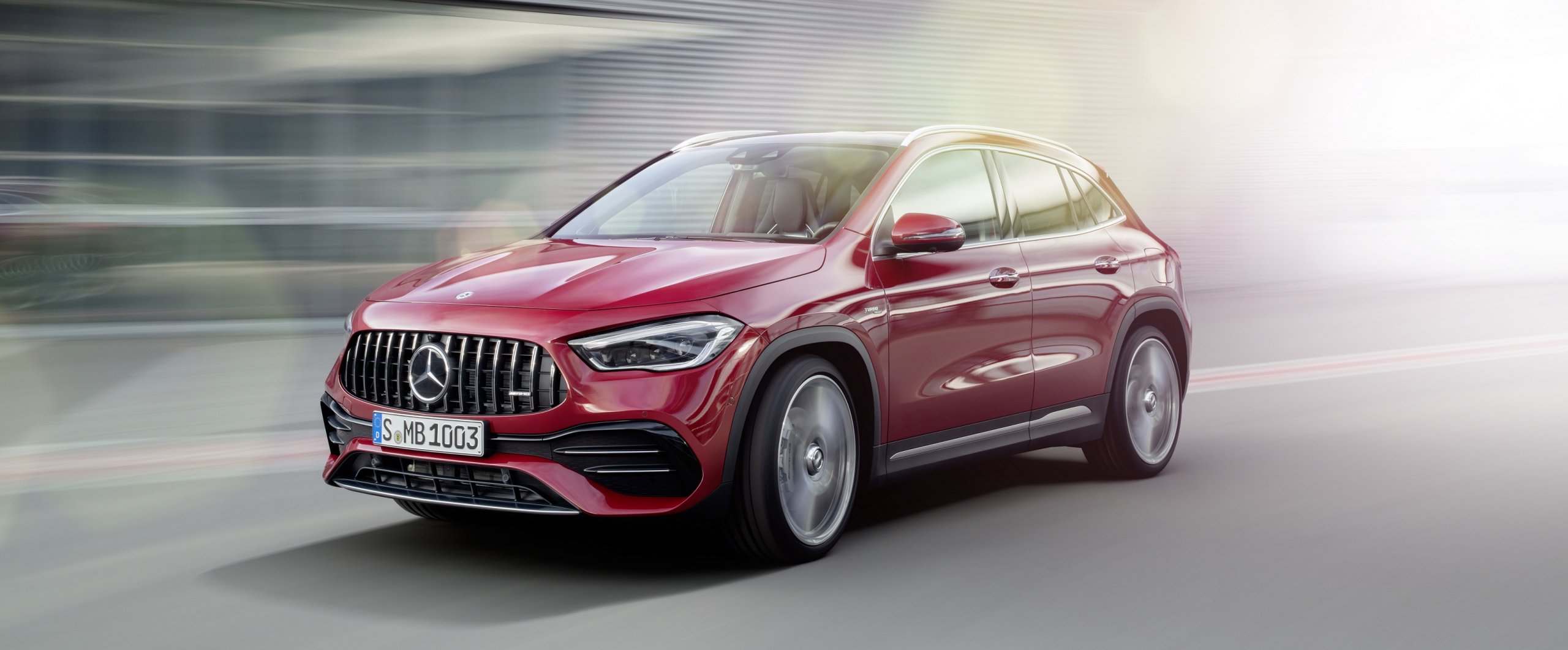 Verkaufsstart Für Die Neuen Mercedes Amg Gla Modelle: Kompakte Performance Suv Jetzt Bestellbar Sales Release For The New Mercedes Amg Gla Models: Compact Performance Suv Now Available To Order