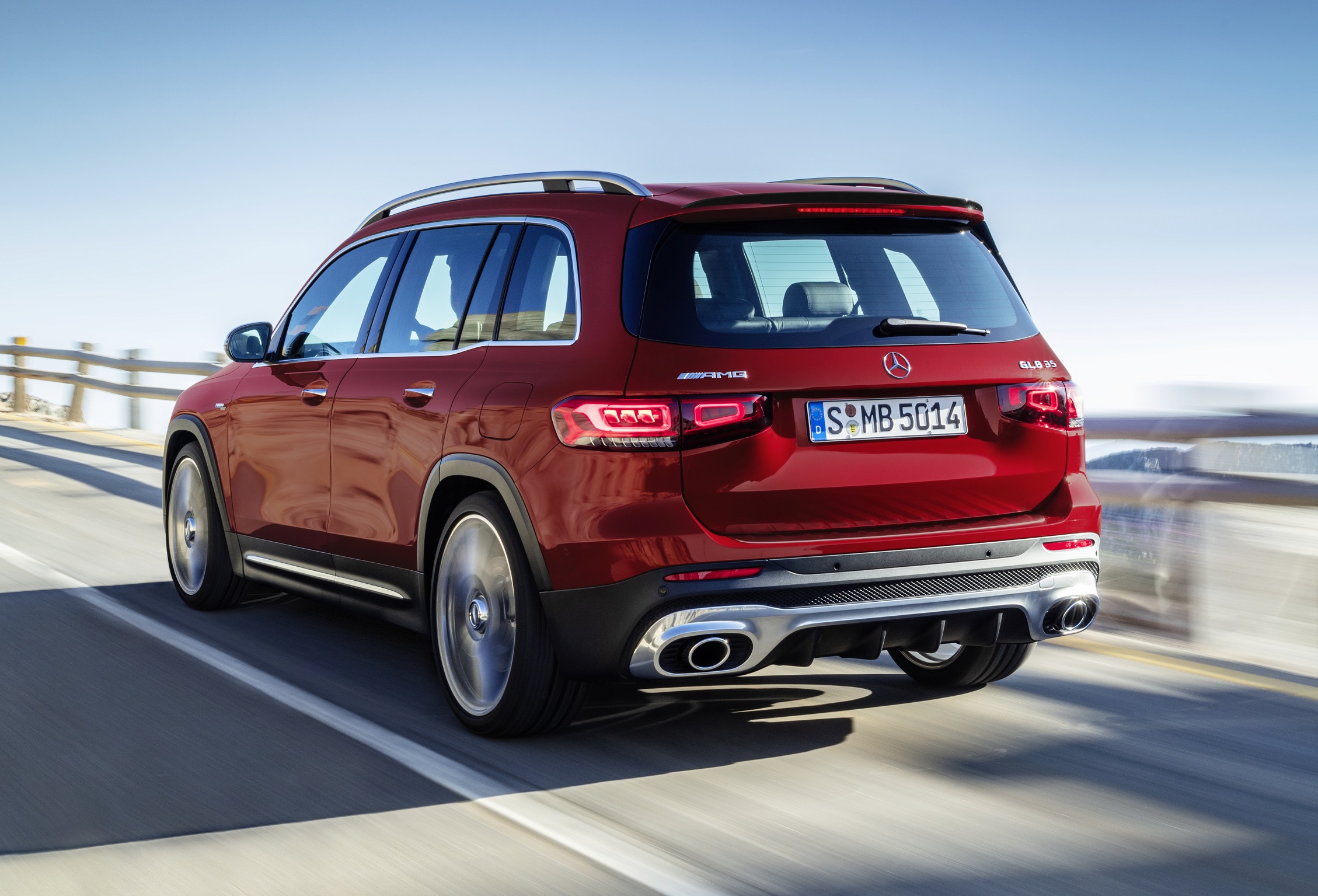 Konkurrenzlos In Seiner Klasse: Der Neue Glb 35 4matic Kombiniert Mit Einer Hohen Variabilität, Viel Platz Und Mit Hohem Fahrspaß Unrivalled In Its Class: The New Glb 35 4matic Combines Great Variability And Plenty Of Space With Sheer Driving Pleasure