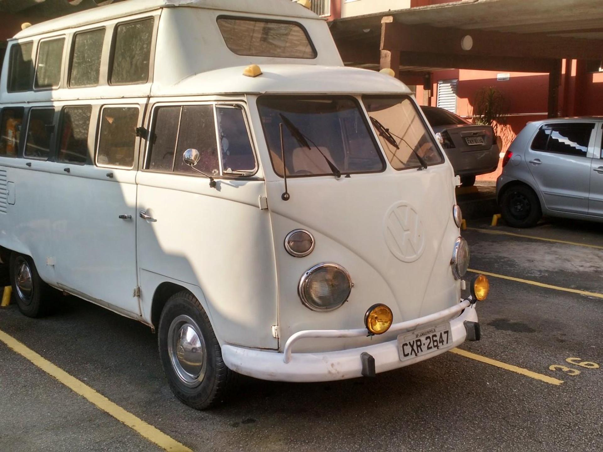 Volkswagen Kombi 1.5 Luxo 8v Gasolina 3p Manual Wmimagem13285045949