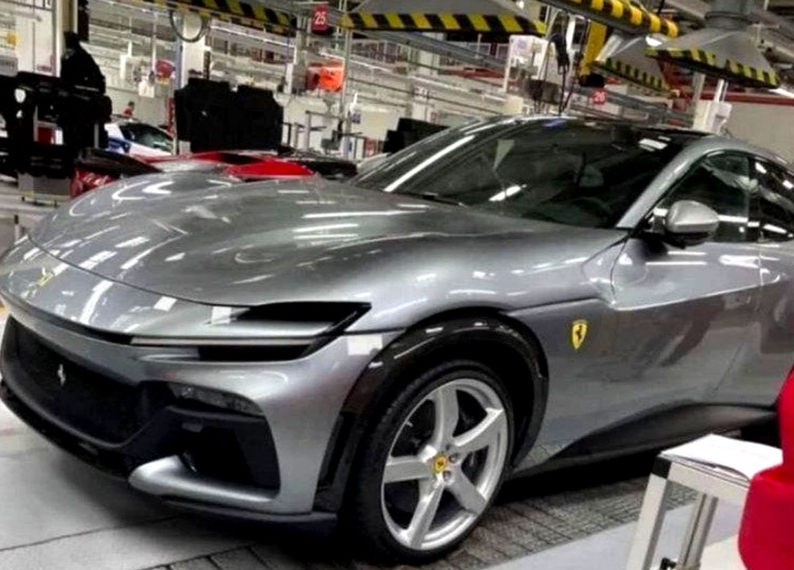 Ferrari Purosangue 2
