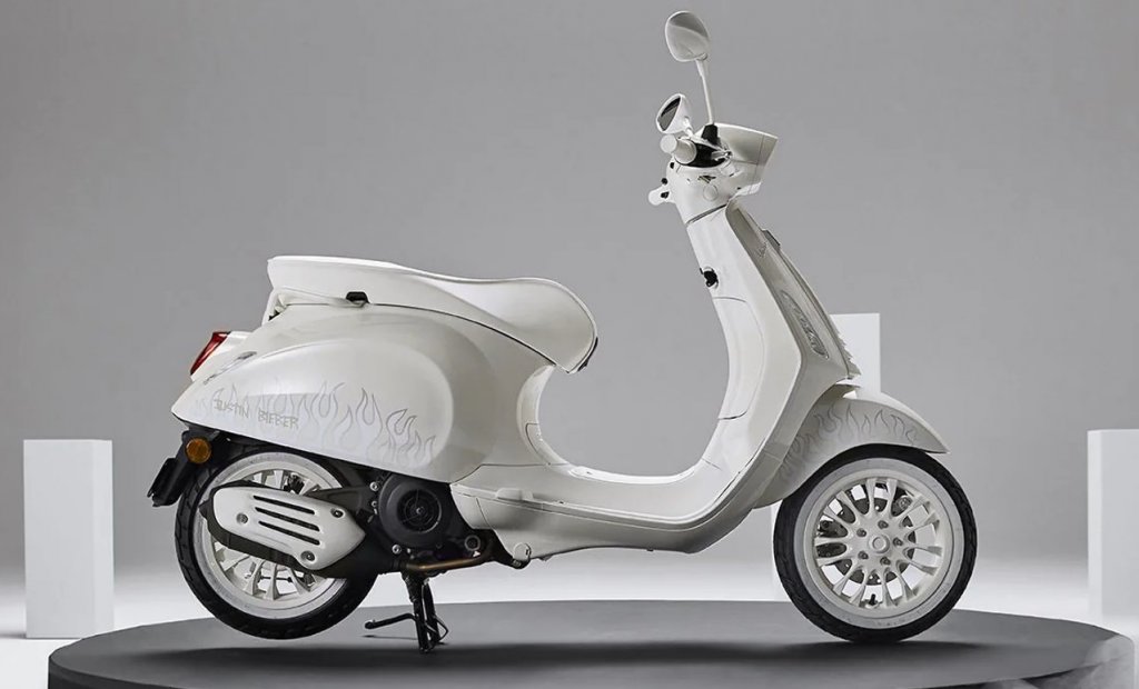 Piagio Vespa Justin Bieber (1)