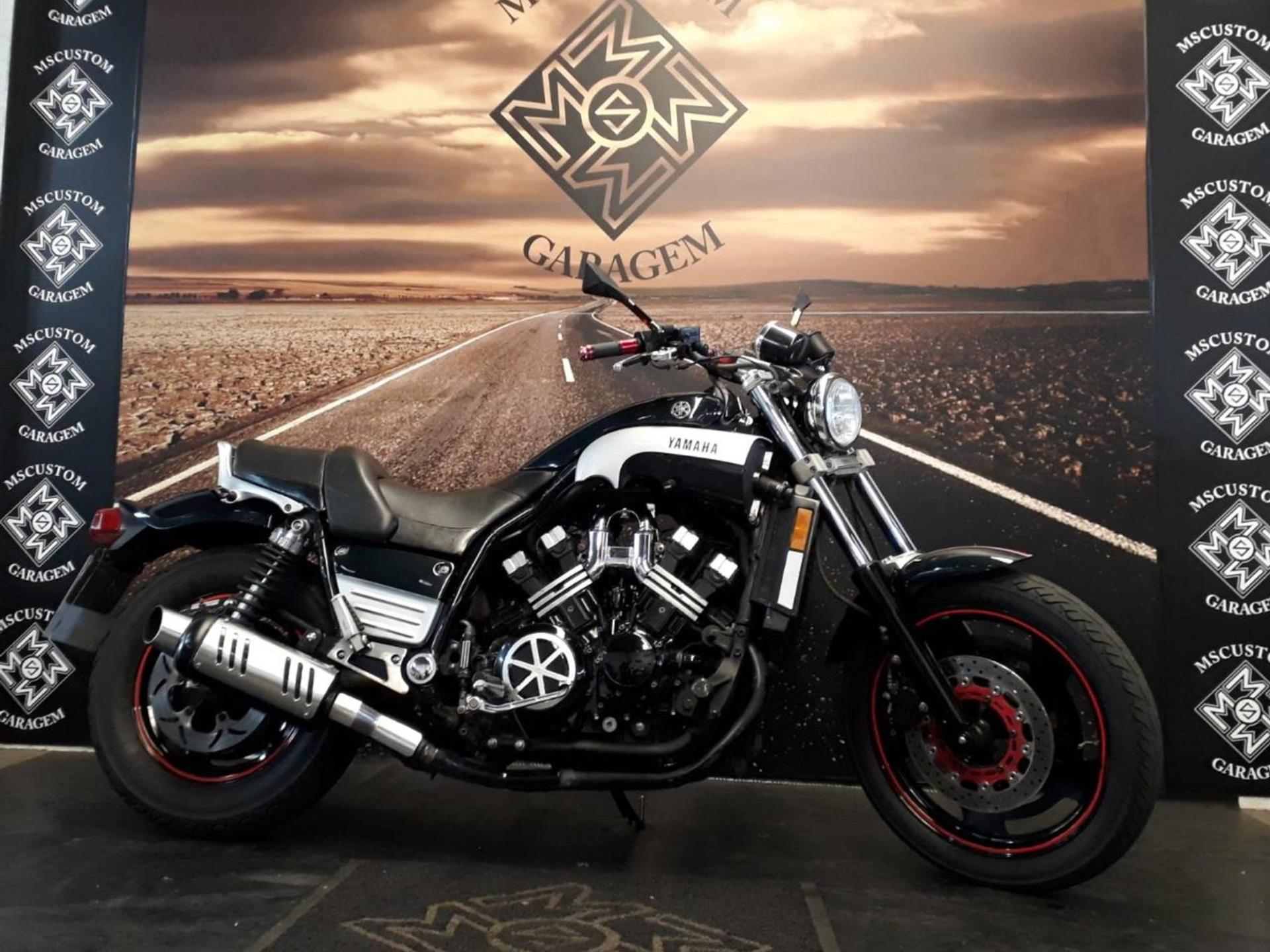 Yamaha V Max 1.200