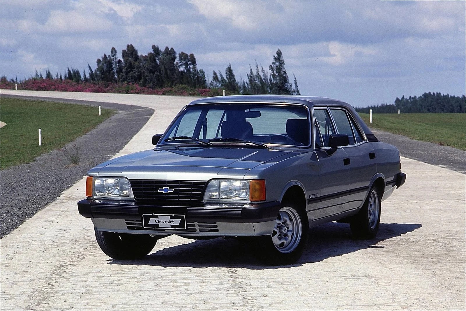 Diplomata - webmotors-carros-anos-90