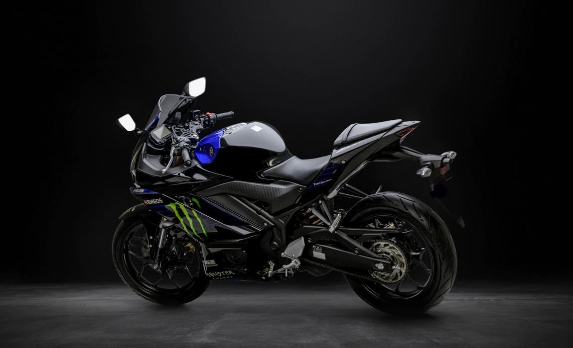 Yamaha R3 2021 4