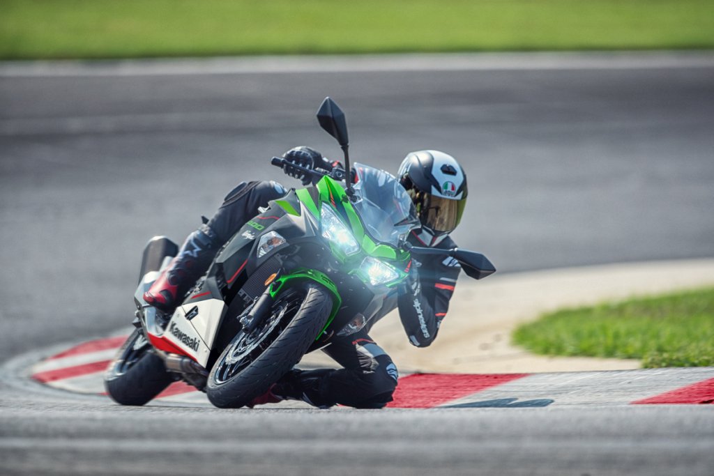 Ninja 400 2022 4