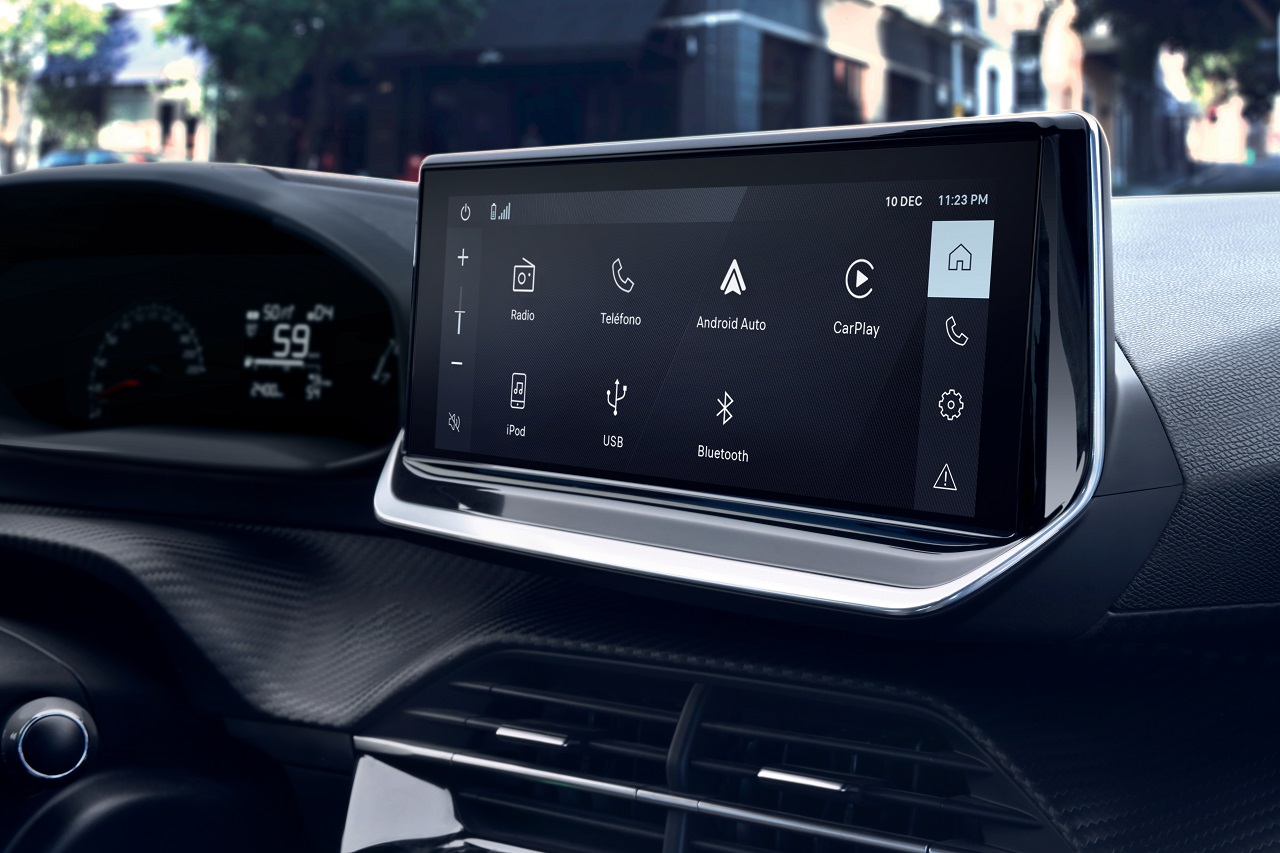 Peugeot 208 ganha nova tela da central multimídia