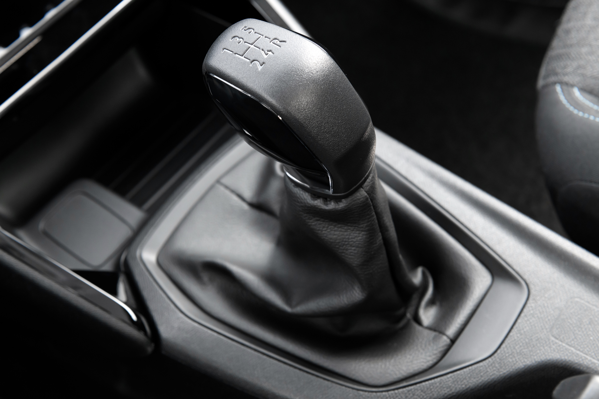 Peugeot 208 1 (5)