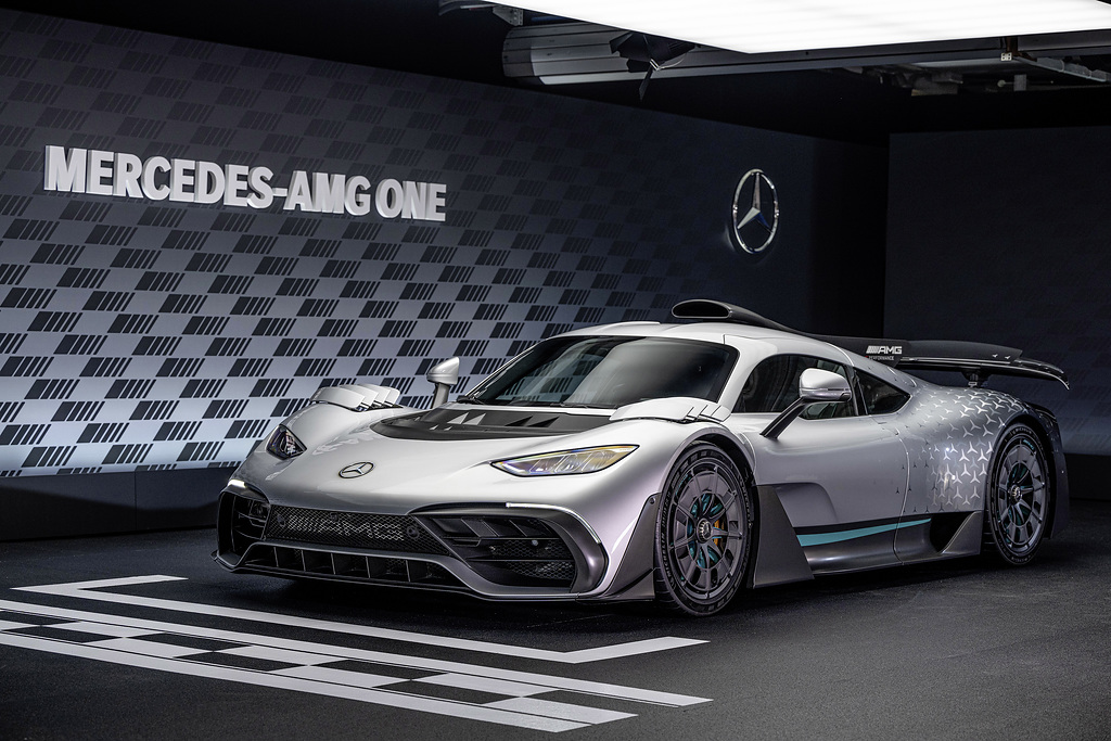 Der Neue Mercedes Amg One: Formel 1 Technologie Für Die Straße The New Mercedes Amg One: Formula 1 Technology For The Road