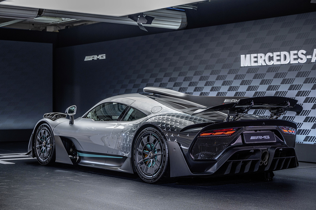 Der Neue Mercedes Amg One: Formel 1 Technologie Für Die Straße The New Mercedes Amg One: Formula 1 Technology For The Road