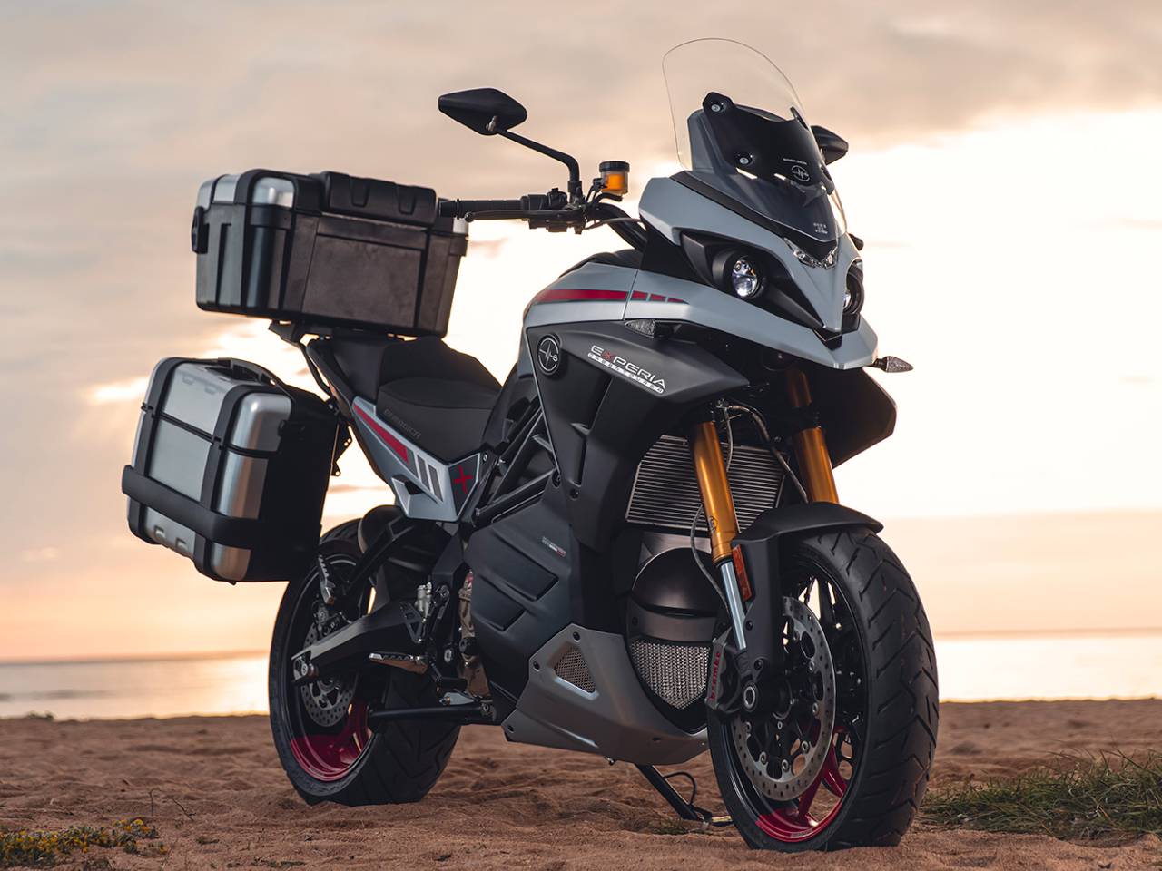Energica Experia Green Tourer (4)
