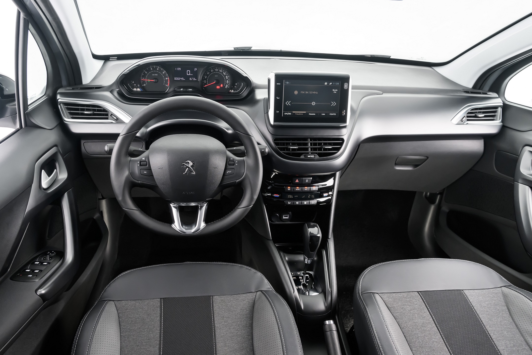 Peugeot 2008 5