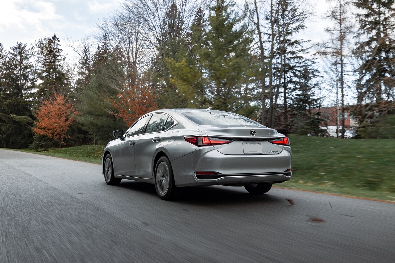 Lexus Es 300h 2022 Traseira