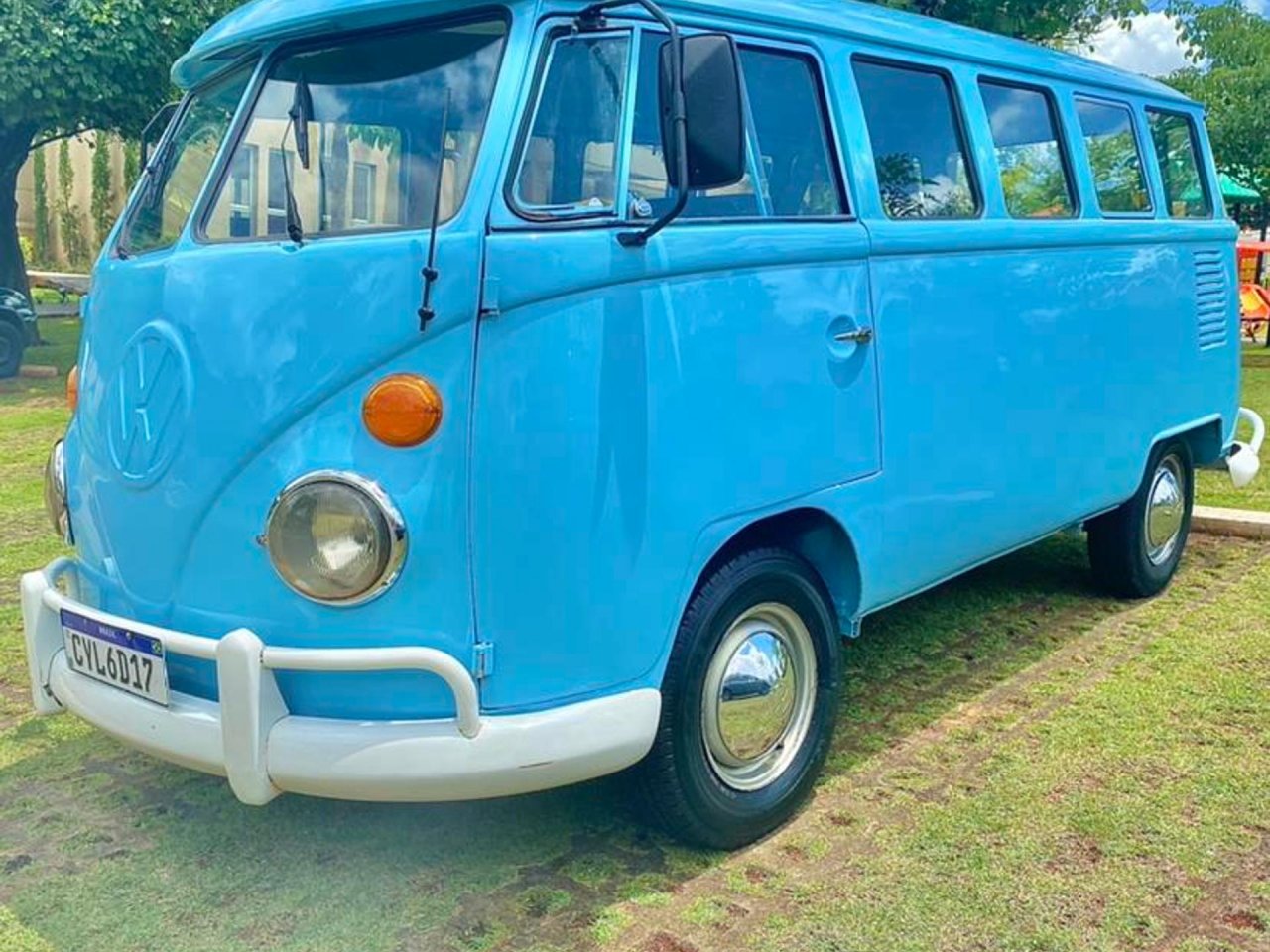 Volkswagen Kombi 1.5 Luxo 8v Gasolina 3p Manual Wmimagem1425488525
