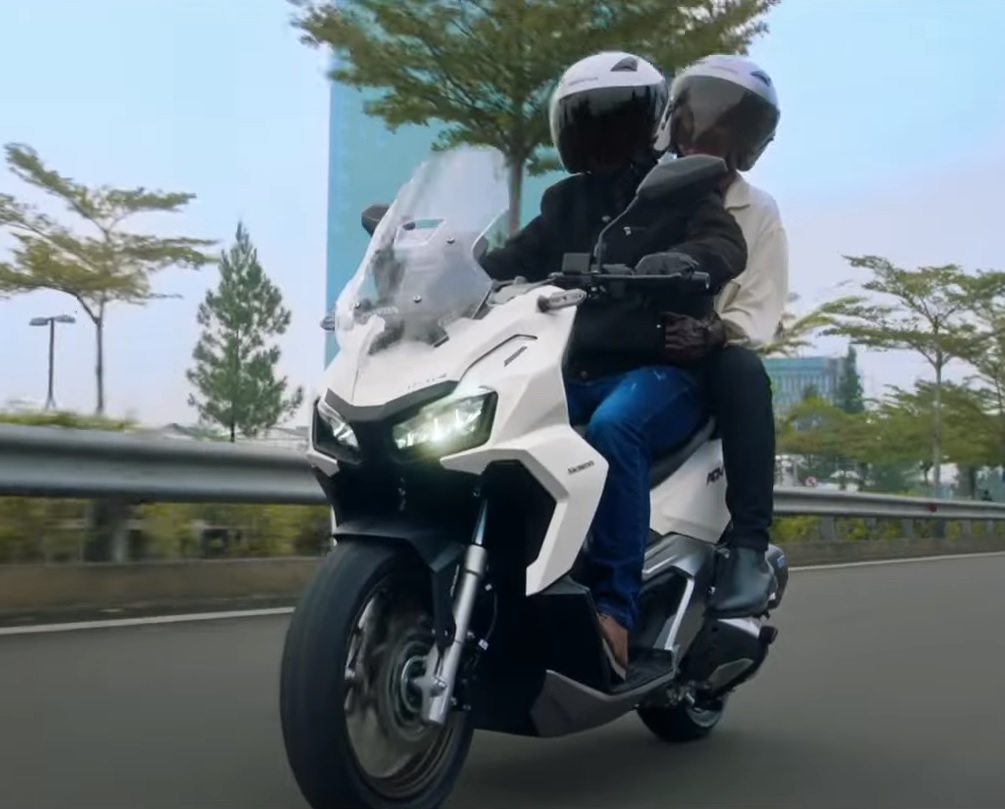 Honda Adv 160 6