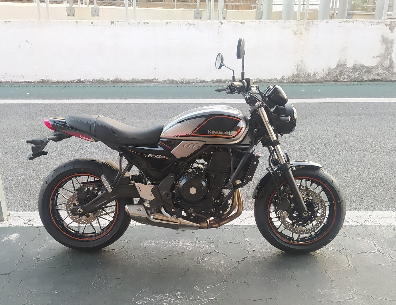 Kawasaki Z 650 Rs (7)