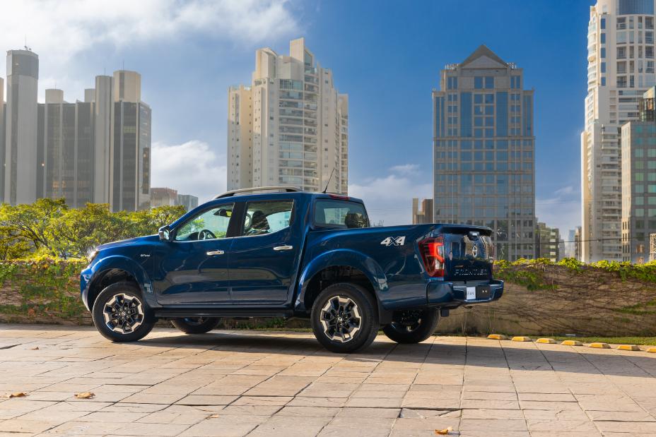 Nissan Frontier Platinum (5)