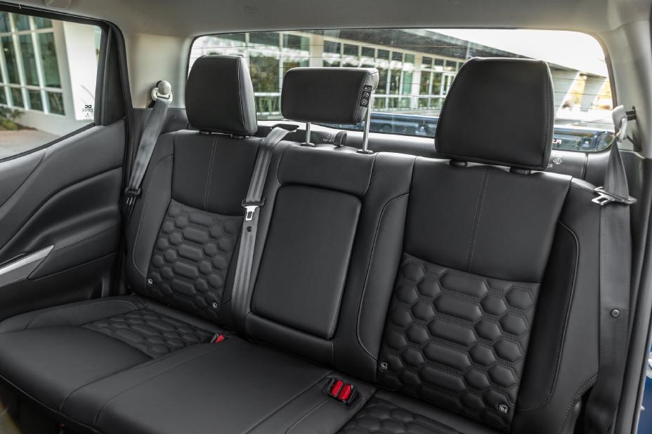Nissan Frontier Platinum (7)