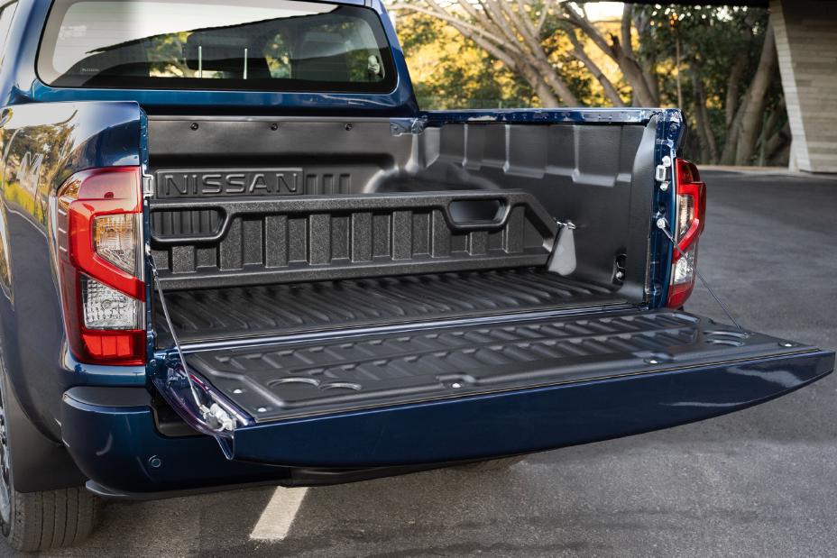 Nissan Frontier Platinum (9)
