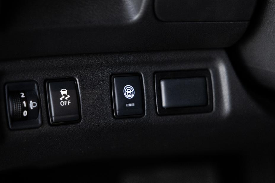 Nissan Frontier Platinum (10)