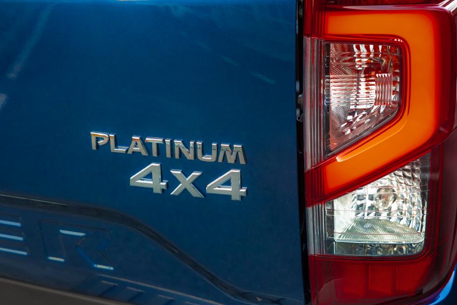Nissan Frontier Platinum (11)