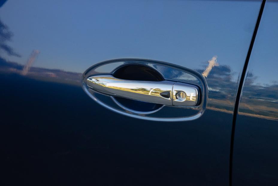 Nissan Frontier Platinum (12)