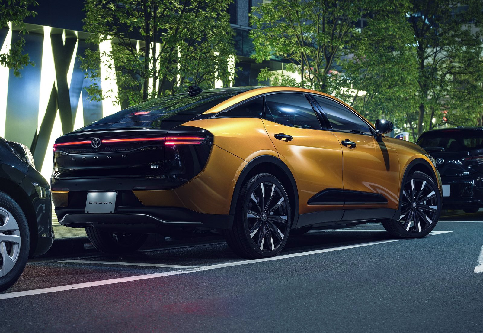 Toyota Crown 2023 Traseira