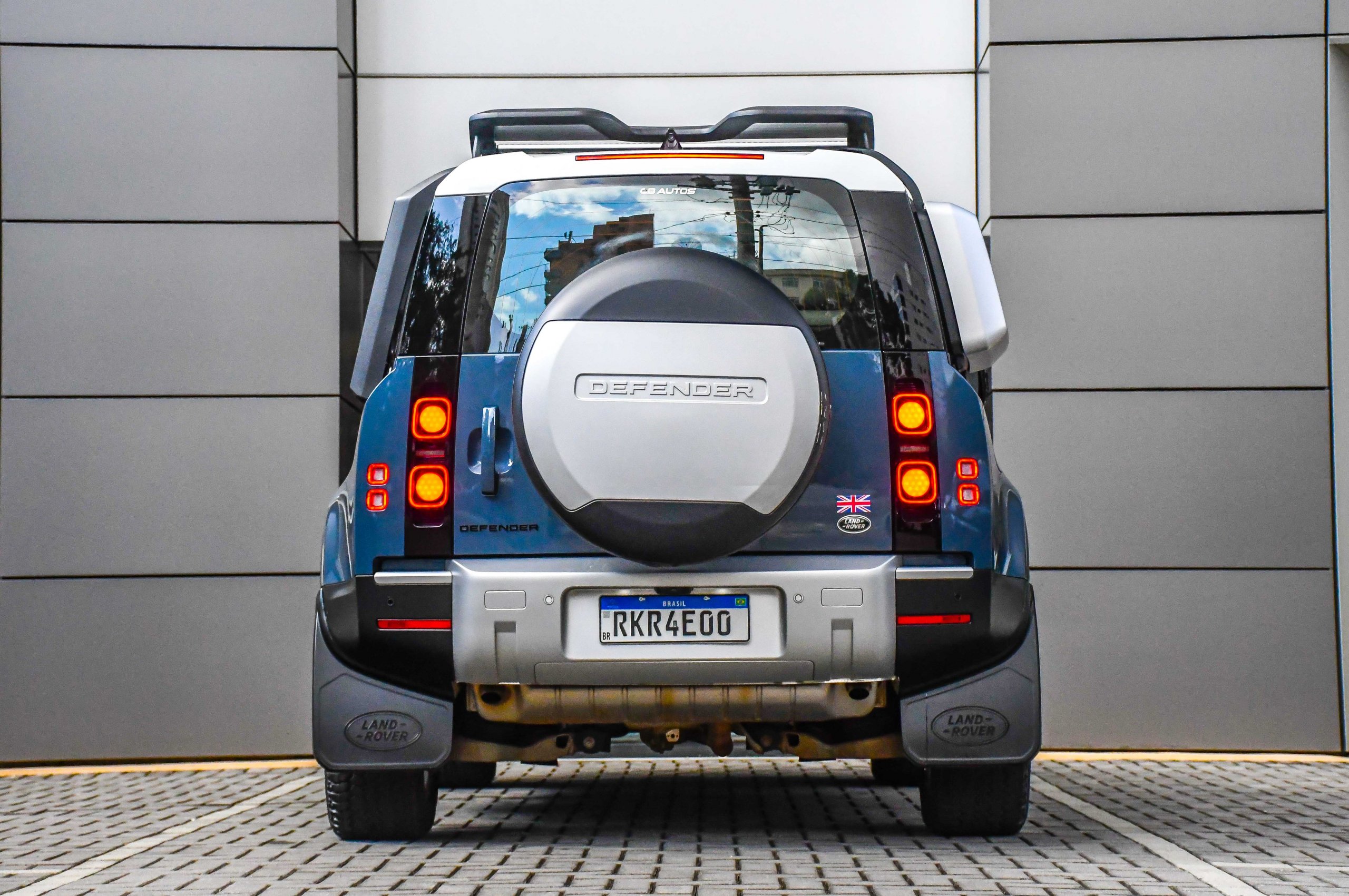 Land Rover Defender 90 Se P300 (6)