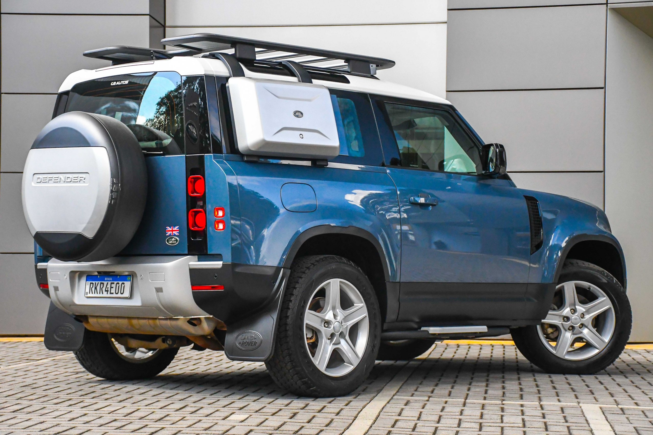 Land Rover Defender 90 Se P300 (14)