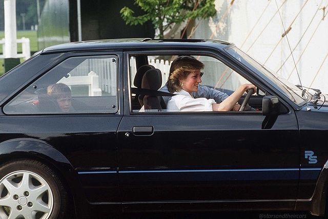 Ford Escort Com Lady Di E Príncipe William