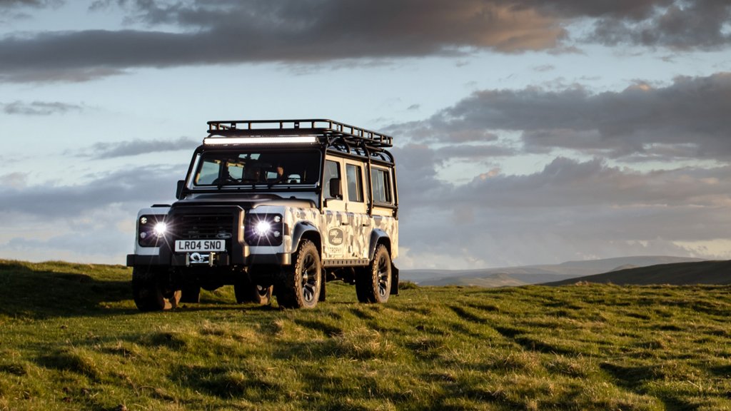 Land Rover Classic Defender Works V8 Trophy Ii (1)