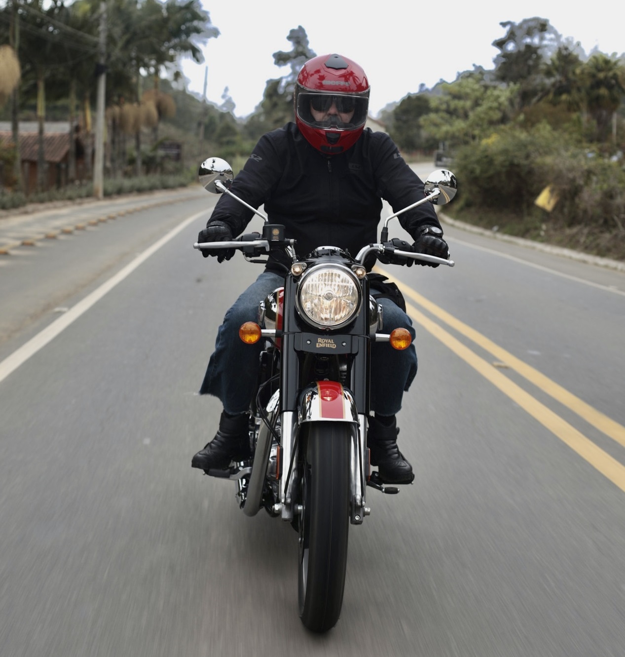 Royal Enfield Classic 350 Movimento (18)