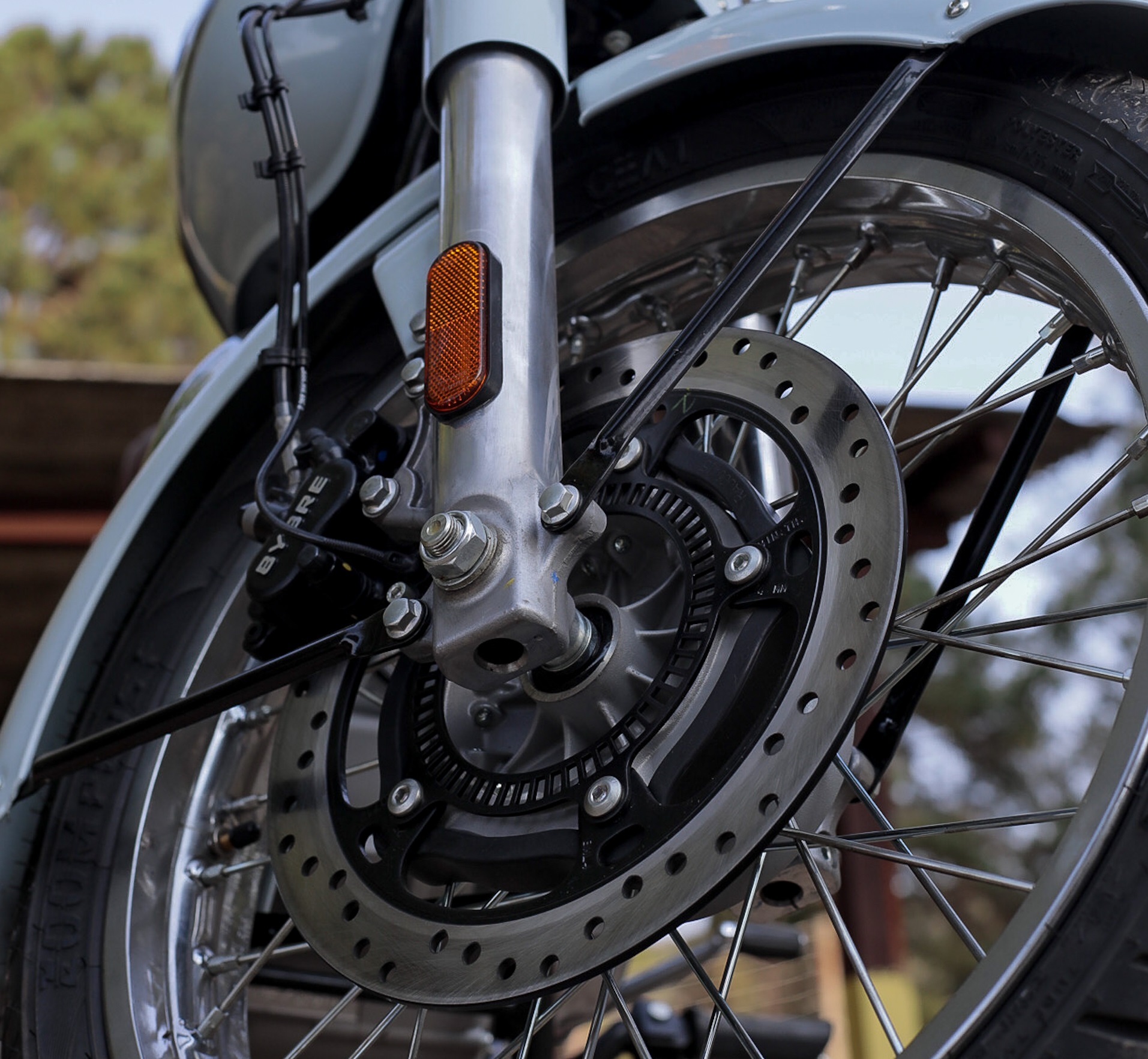 Royal Enfield Classic 350 Movimento (6)