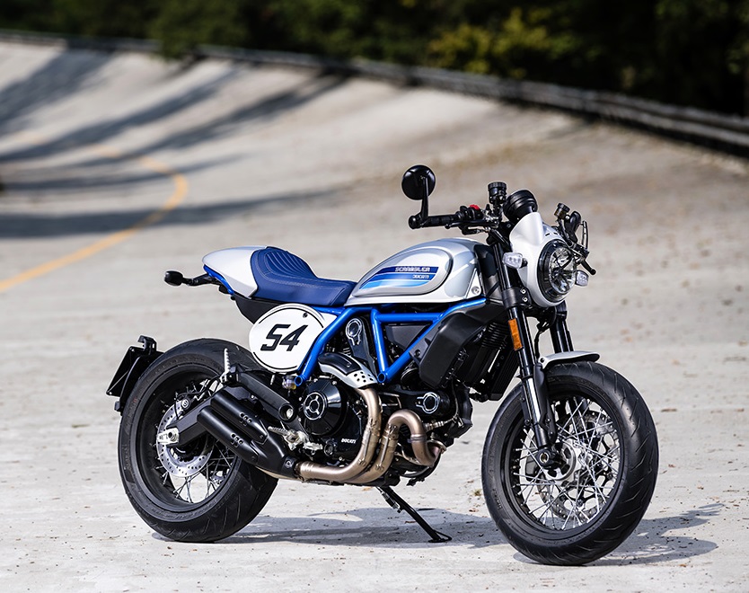 Ducati Scrambler Cafe Racer Ambience 05 Uc67940 High Uc69581 Low