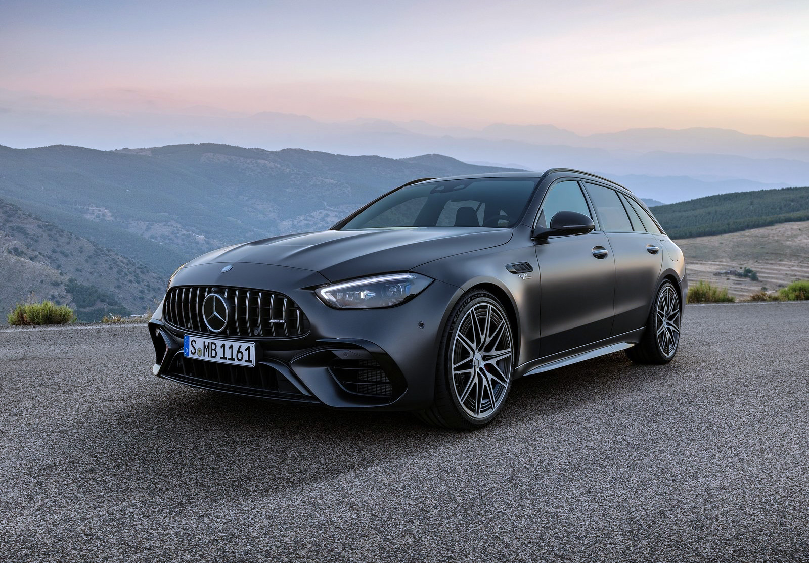 Mercedes Benz C63 S Amg E Performance Estate 2023 1600 02