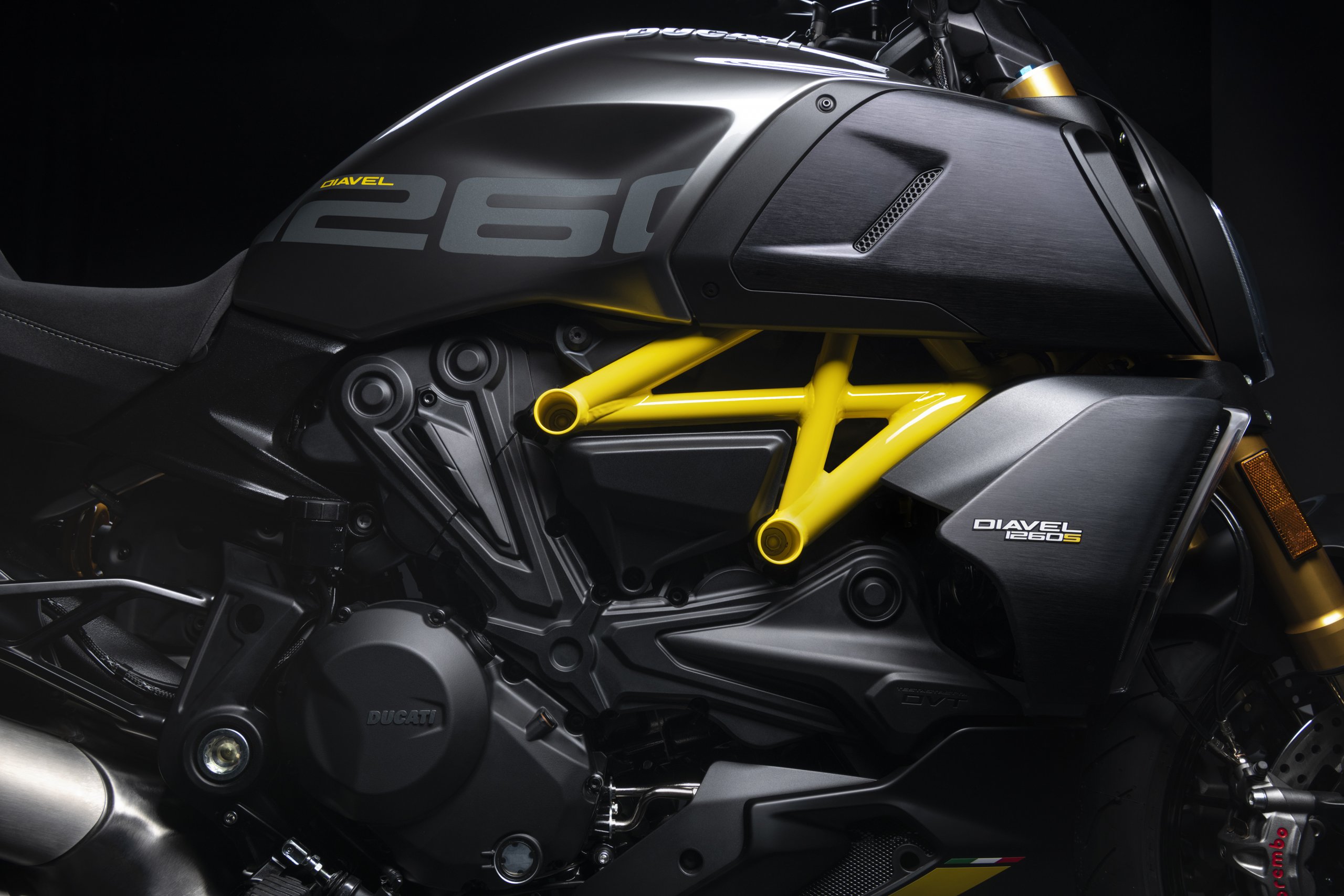 Ducati Diavel Black And Steel 4