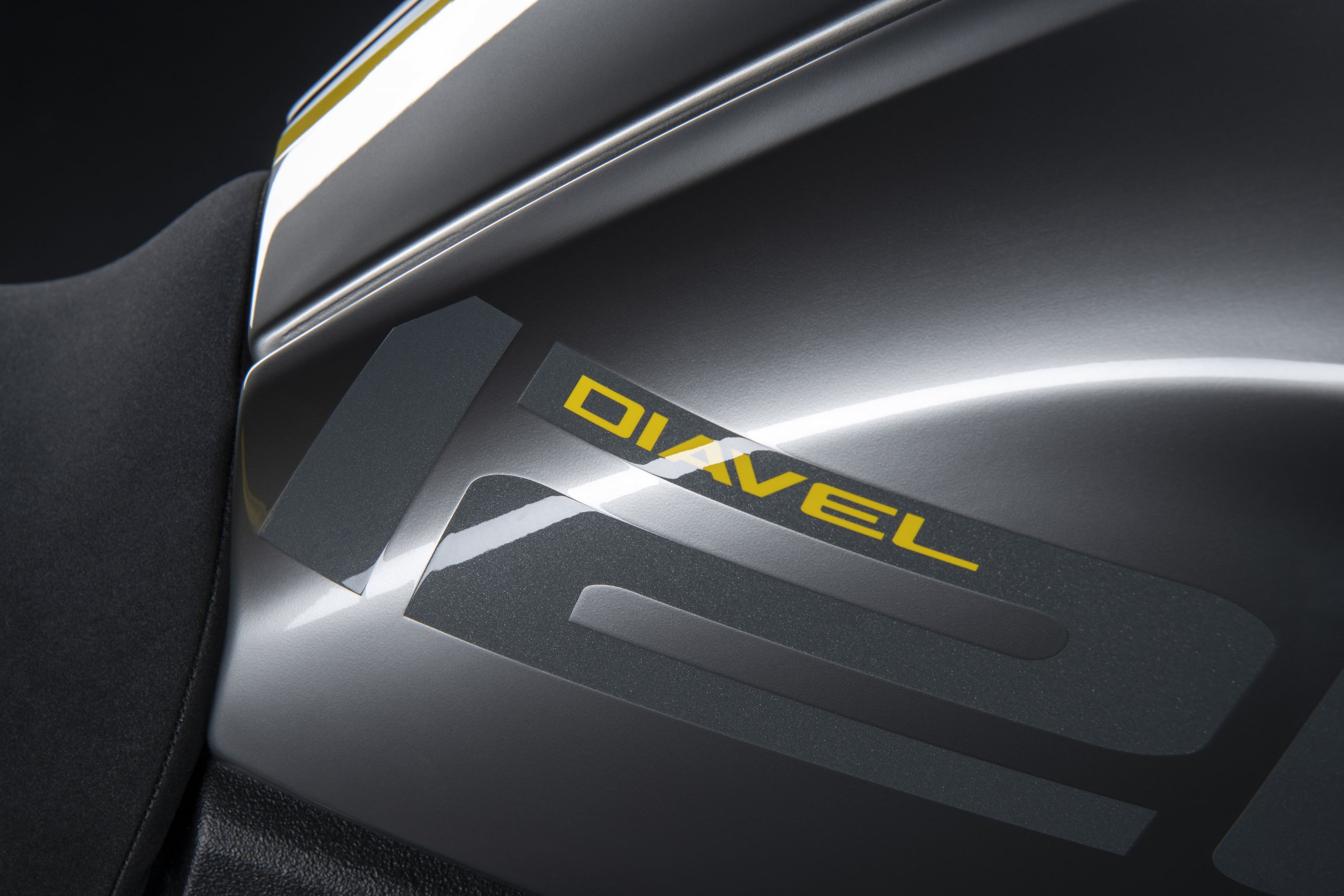 Ducati Diavel Black And Steel 3