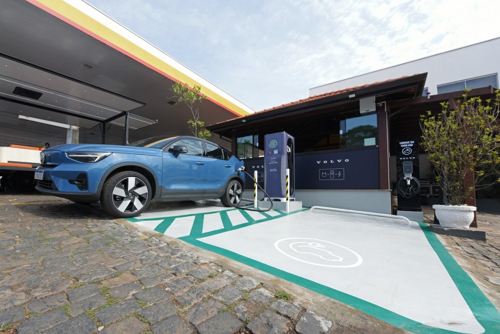 Eletroposto Volvo Porto Ferreira