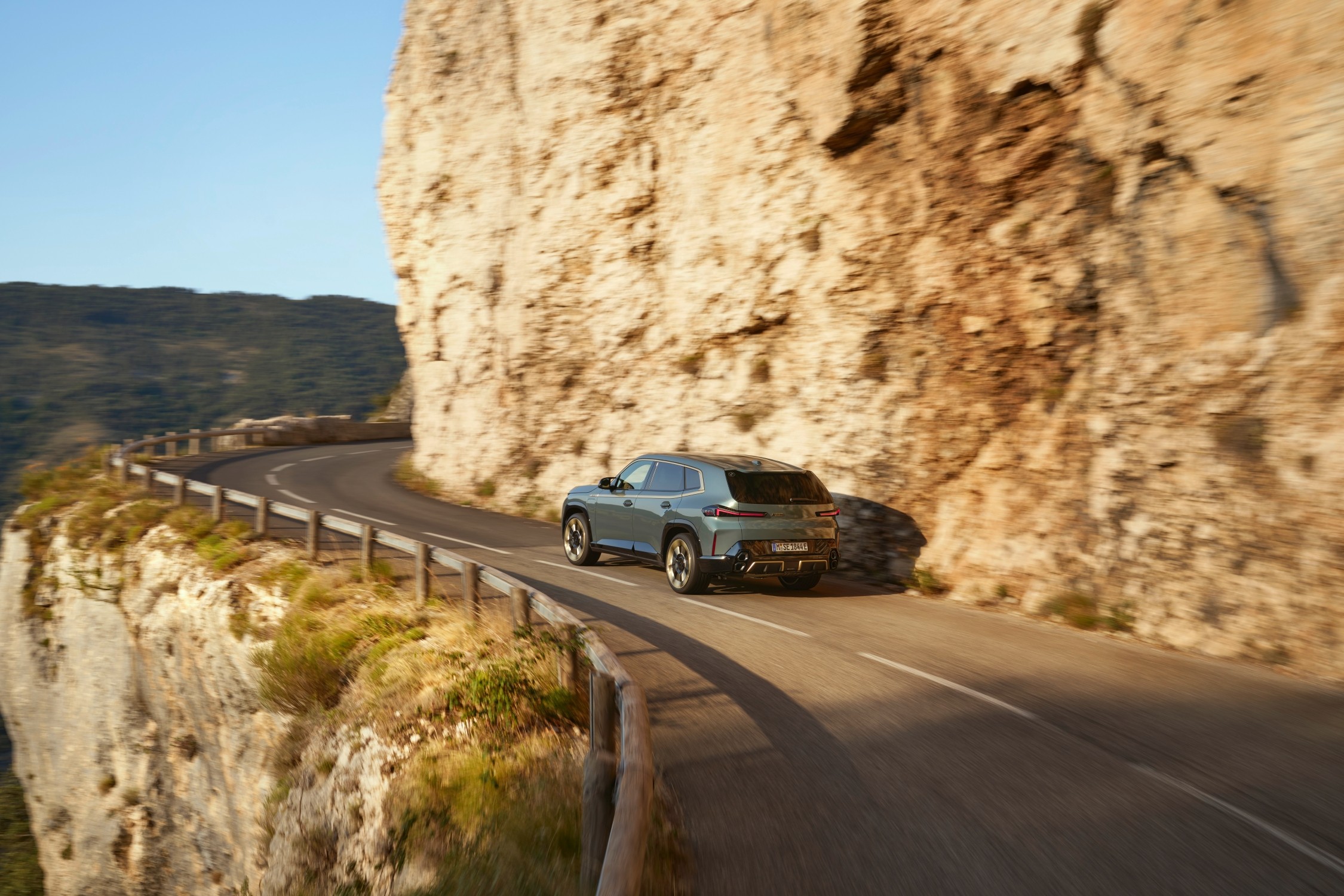 SUV híbrido da marca alemã