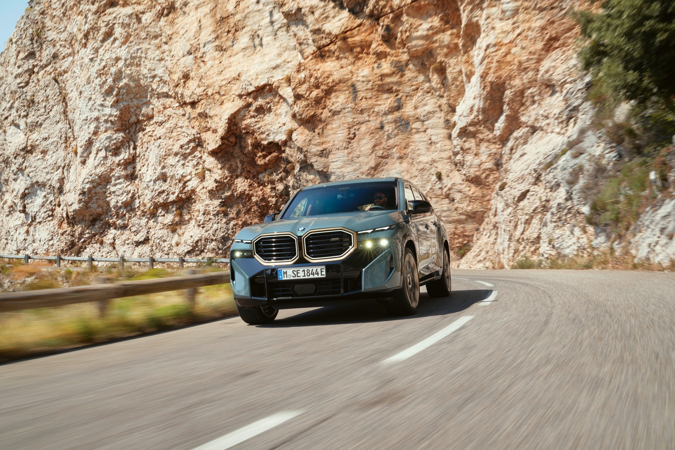 SUV híbrido da marca alemã