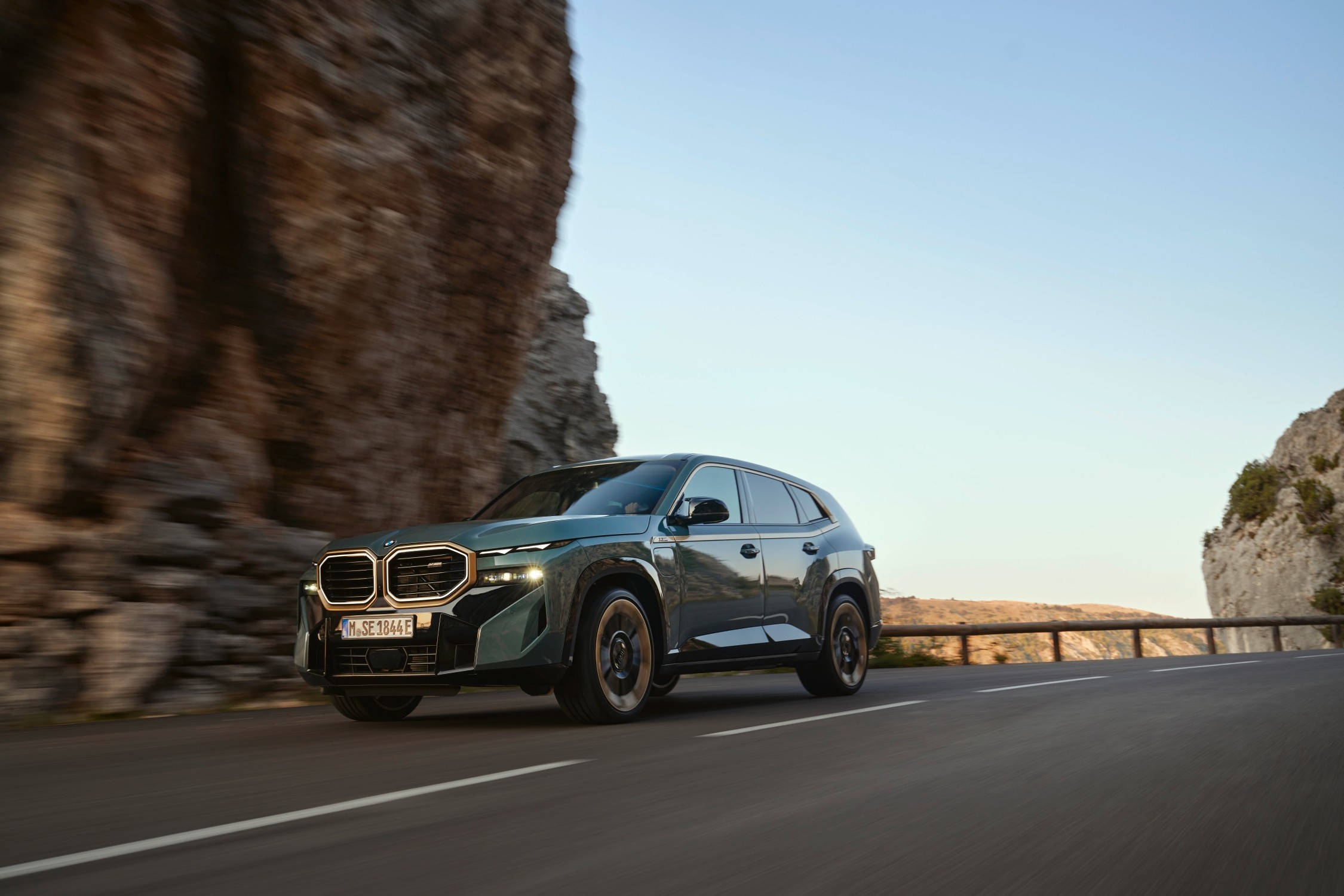 SUV híbrido da marca alemã