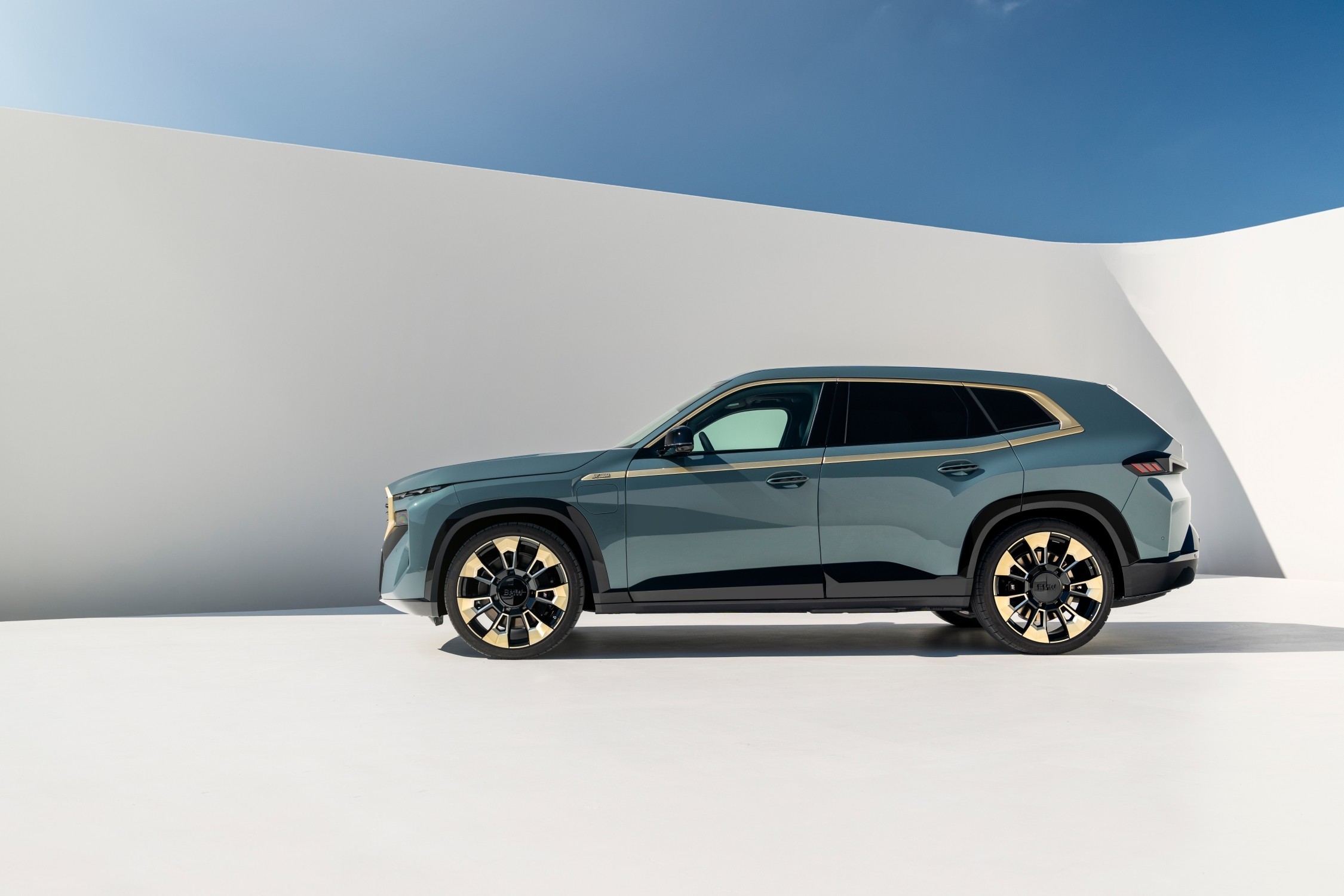 SUV híbrido da marca alemã