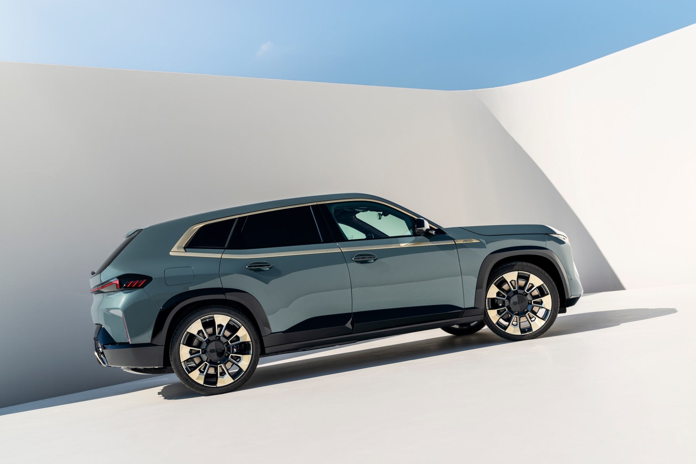 SUV híbrido da marca alemã
