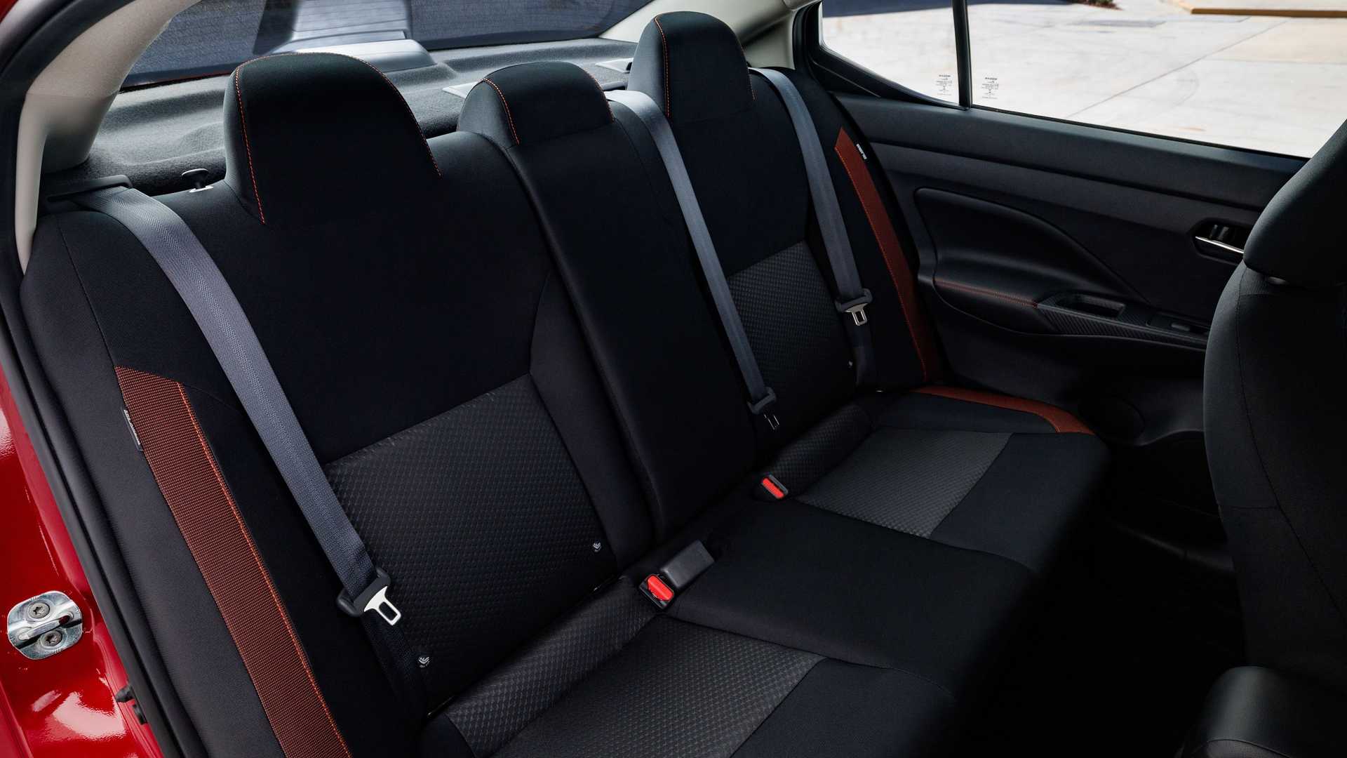 Nissan Versa 2023 (5)
