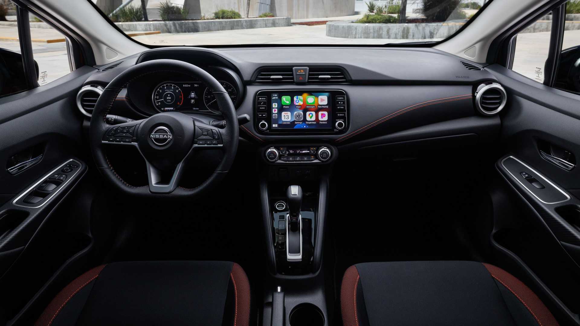 Nissan Versa 2023 (6)