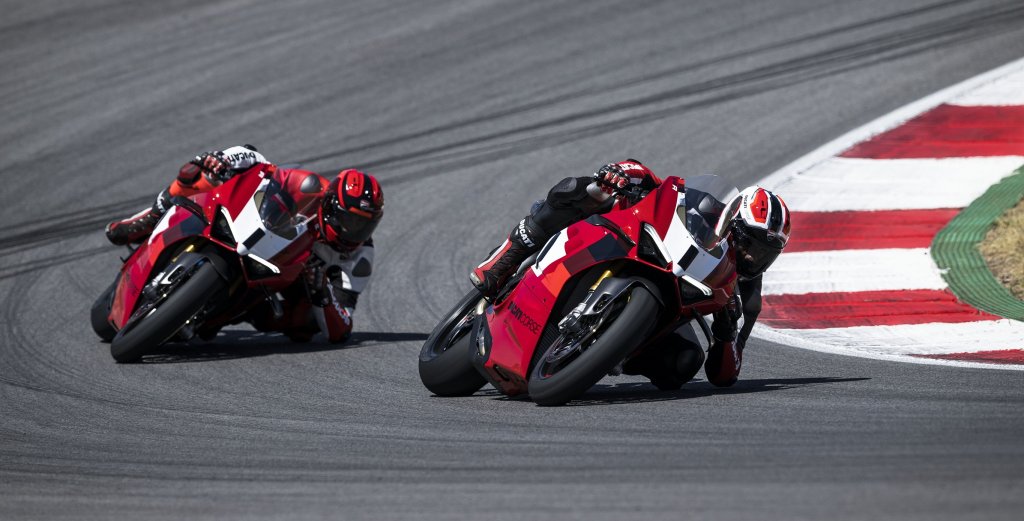 Ducati Panigale V4 R 1