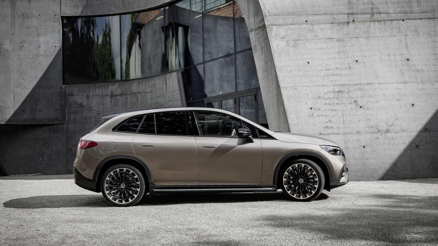 Mercedes Eq. Eqe Suv.
